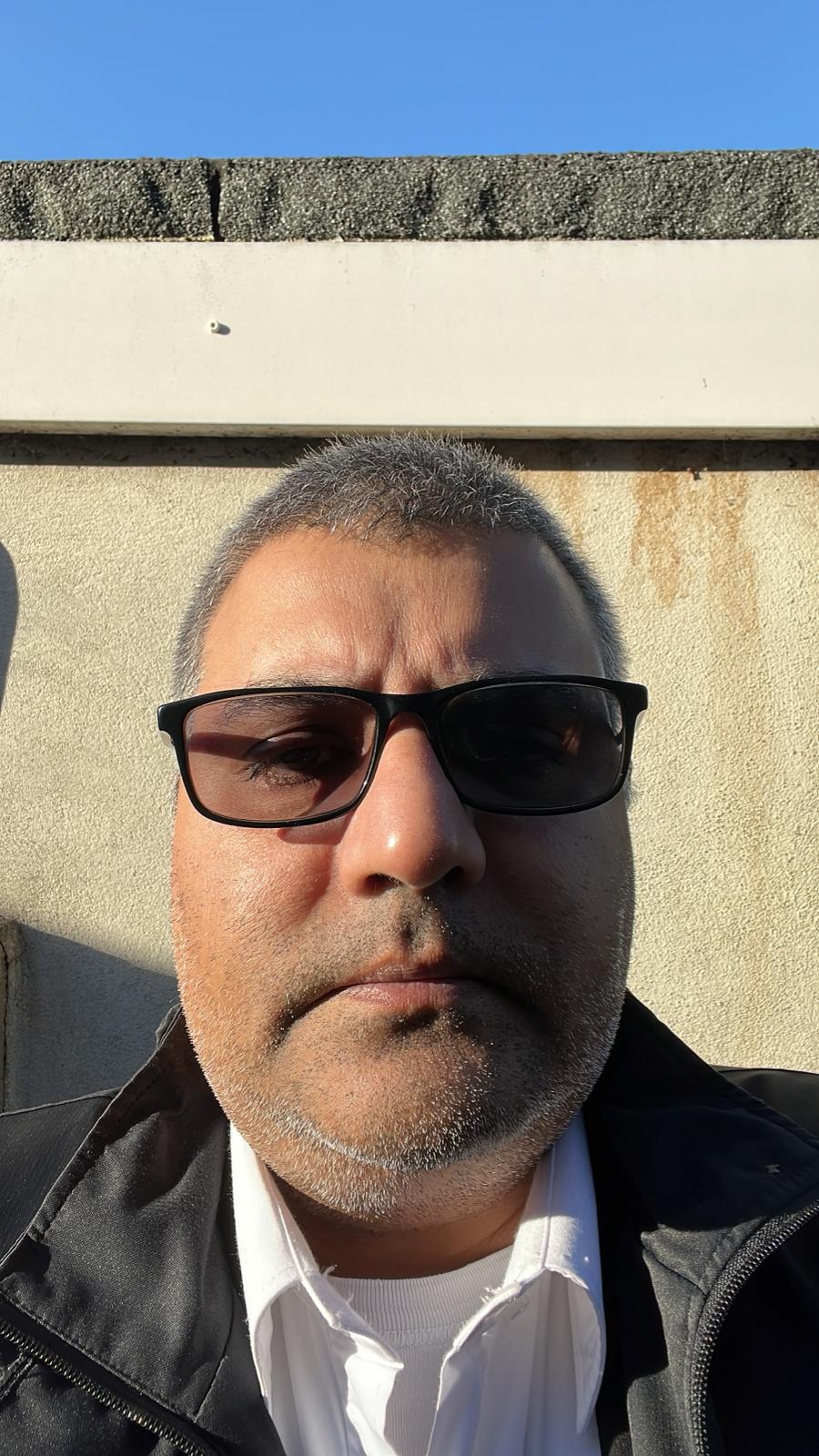 R M Locksmiths (Harrow)